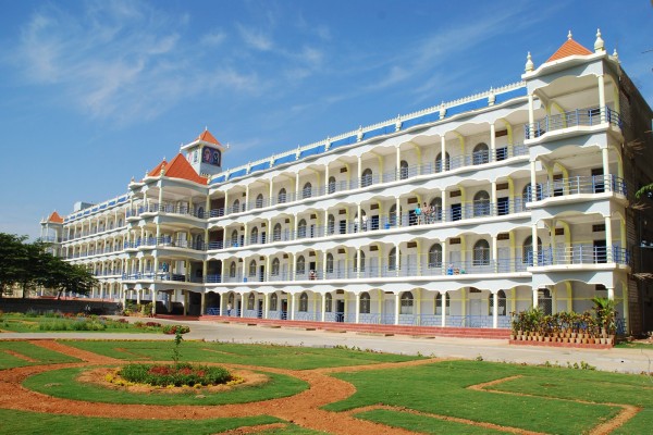 Vishwamanava PU College